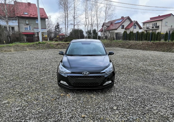 Hyundai i20 cena 25900 przebieg: 179000, rok produkcji 2015 z Skarszewy małe 781